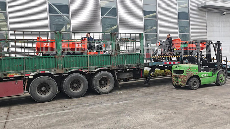 4臺電動三輪自卸車發往山西