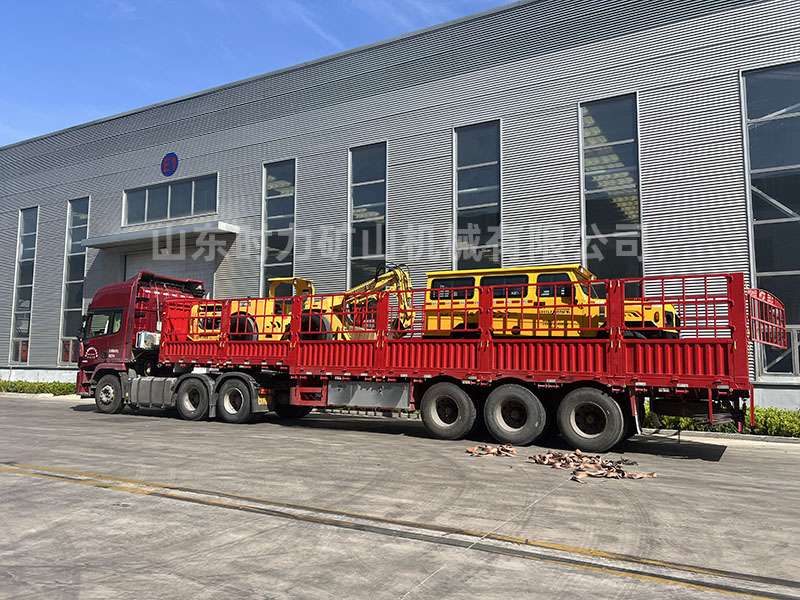 撬毛臺車和9人無軌人車發貨