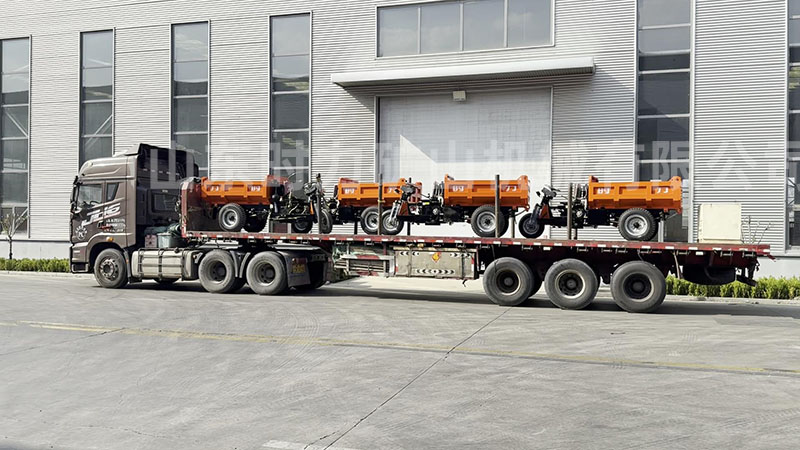 4臺柴油自卸三輪車發往河南