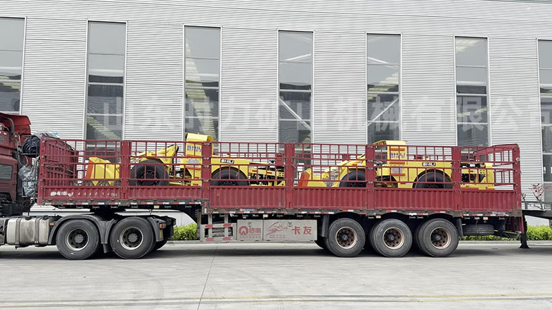 兩臺1方內燃鏟運機WJ-1發往貴州