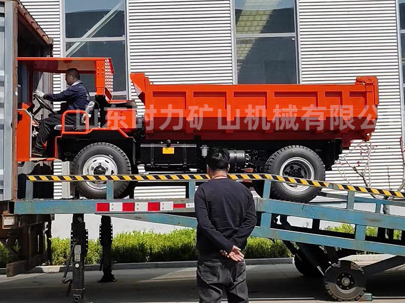 載重10噸礦山井下運輸車出口裝柜