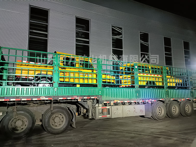 無軌人車RU-10和運料車FL-0.5發往湖北