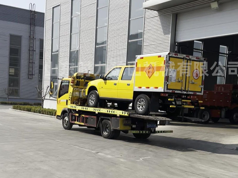 皮卡車頭爆破器材運輸車發往江西